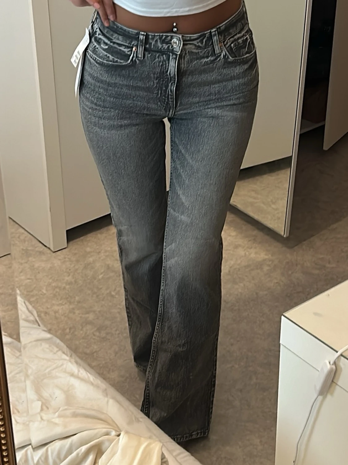 Med prislapp! Grå bootcut jeans