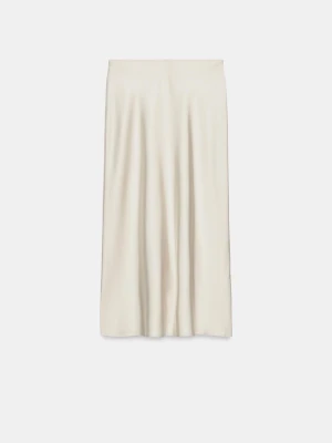 Vit långkjol i satin - Jättefin lång vit satinkjol från Zara💕 använd fåtal gånger💕