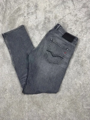 Replay jeans  - Ett par riktigt snygga jeans från Replay i storlek W34 L32 i modellen Grover 
