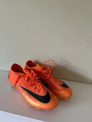 NIKE AIR ZOOM MERCURIAL VAPOR 16 ELITE FG DÉJÀ VU - NIKE AIR ZOOM MERCURIAL VAPOR 16 ELITE FG DÉJÀ VU - i princip nya, använda endast 2 veckor! Pris kan diskuteras!