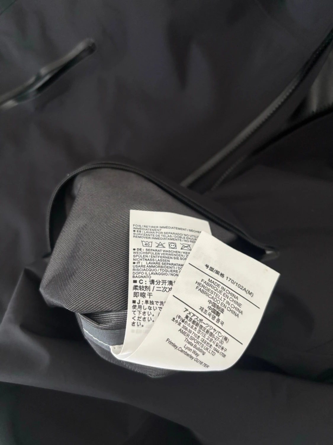 Svart regnjacka från Arc'teryx - 4