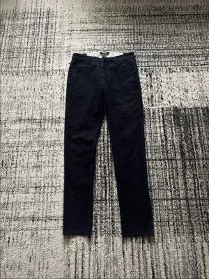 Dondup Suede pants - |Dondup suede pants| | Storlek: W30  | Skick: 9,25/10| Medföljer: inget| Frågor eller funderingar tveka inte på att höra av dig!