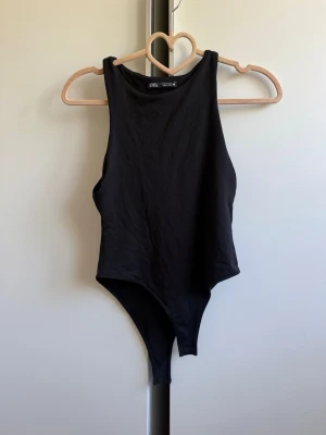 Svart body från Zara - Snygg body från zara🫶🏻