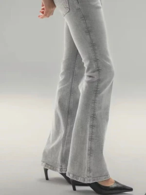 Low waist bootcut jeans  - Lågmidjade jeans från gina, använt de fåtal gånger då de är för stora för mig 