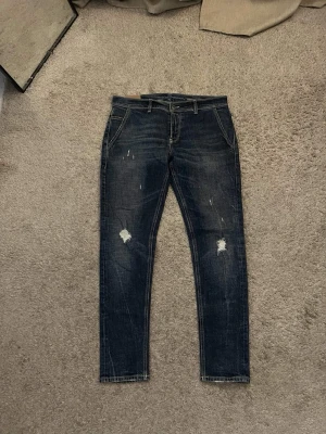 Dondup Konor Jeans - |Dondup Konor Jeans| | Storlek: W34  | Skick: 9/10| Medföljer: inget| Frågor eller funderingar tveka inte på att höra av dig!
