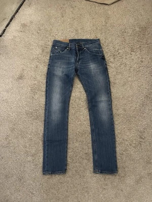 Dondup Jeans - |Dondup Jeans| | Storlek: W29  | Skick: 9/10| Medföljer: inget| Frågor eller funderingar tveka inte på att höra av dig!