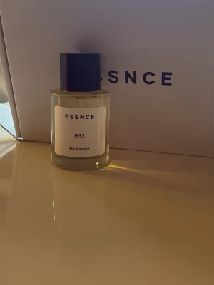 ESSNCE 1992 Eau de Parfum - ESSNCE 1992 50ml, testsprejad en gång 