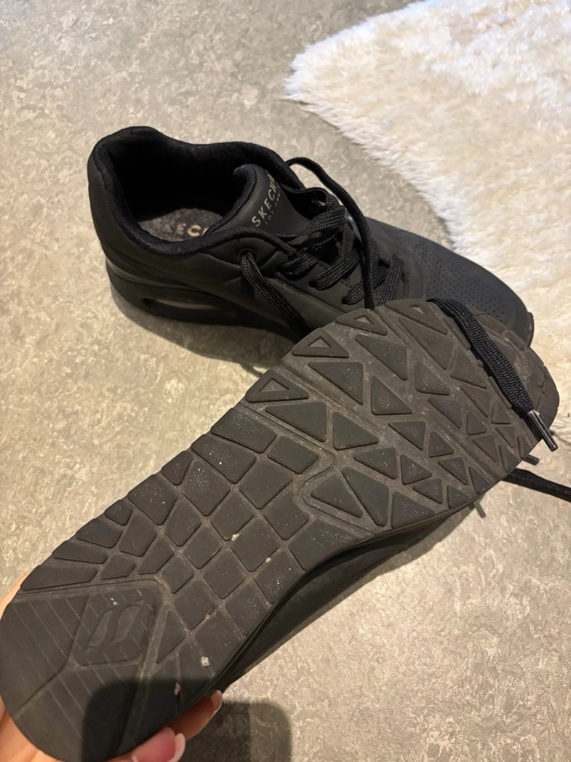 Svarta Skechers sneakers - 2