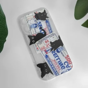 Mobilskal - Gulligt Korean-style mobilskal med svarta katter till iPhone 16 Pro! 🐈‍⬛🎟️Helt oanvänt med skyddsplasten kvar. Köp nu ✉️