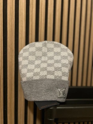 Iv mössa  - Först till kvarn, skickas upp till 24h efter beställning och inga returer!