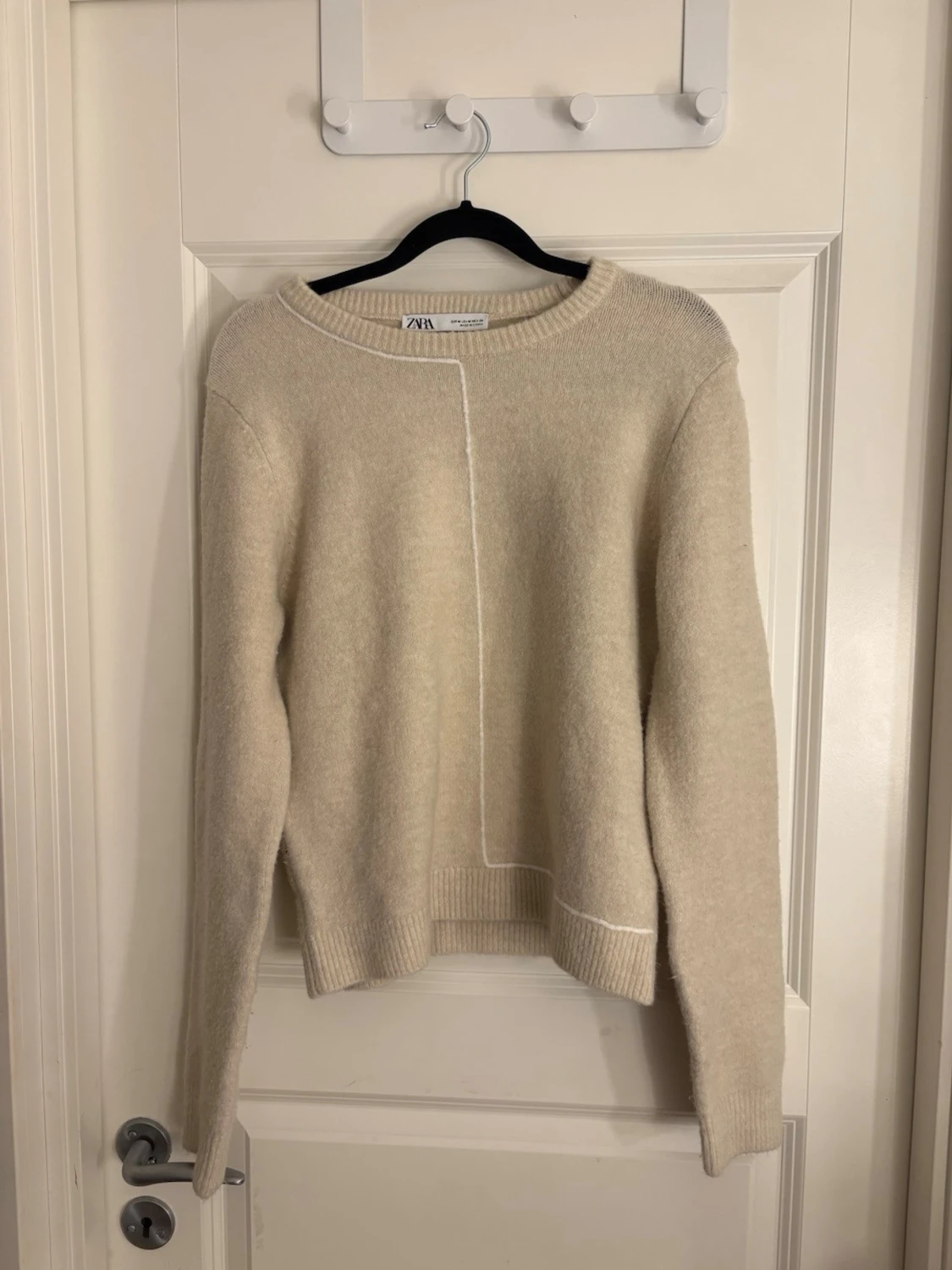 Beige stickad tröja från ZARA