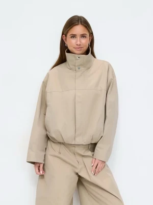 Helt slutsåld jacka från Gina  - Skitsnygg helt slutsåld jacka från Gina, endast använd en gång, går ej att får tag på! Strl s, passar även xs🩷