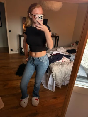 Crocker jeans - Lågmidjade Crocker jeans💖 köpta på Nelly för ett par år sedan men inte kommit till användning tyvärr💖 suuuper sköna och stretchiga 