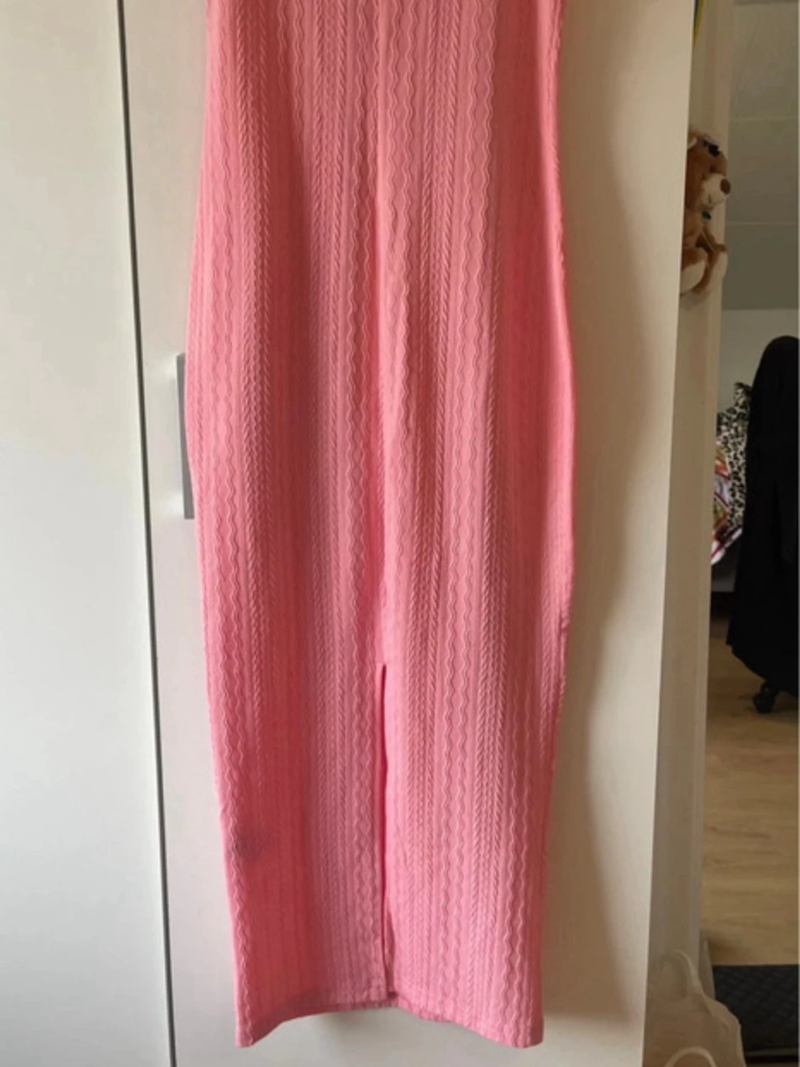 Rosa ribbad långklänning - 4