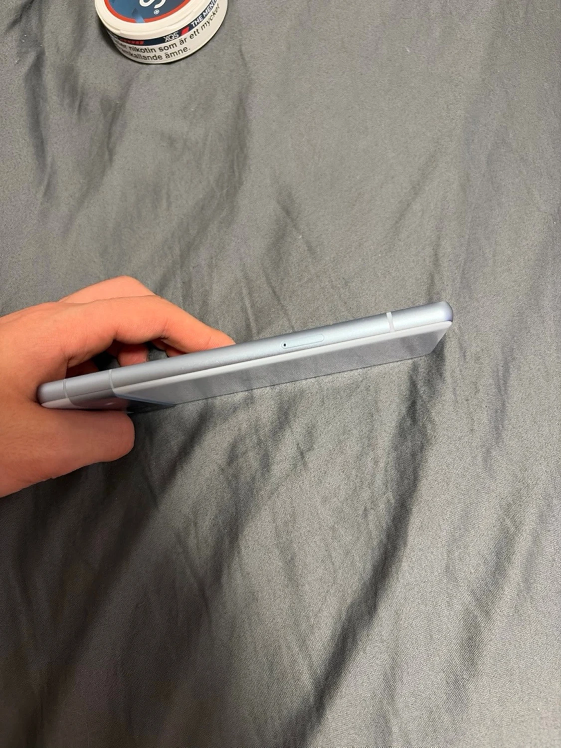 Ljus blå Google Pixel Android-telefon - 3