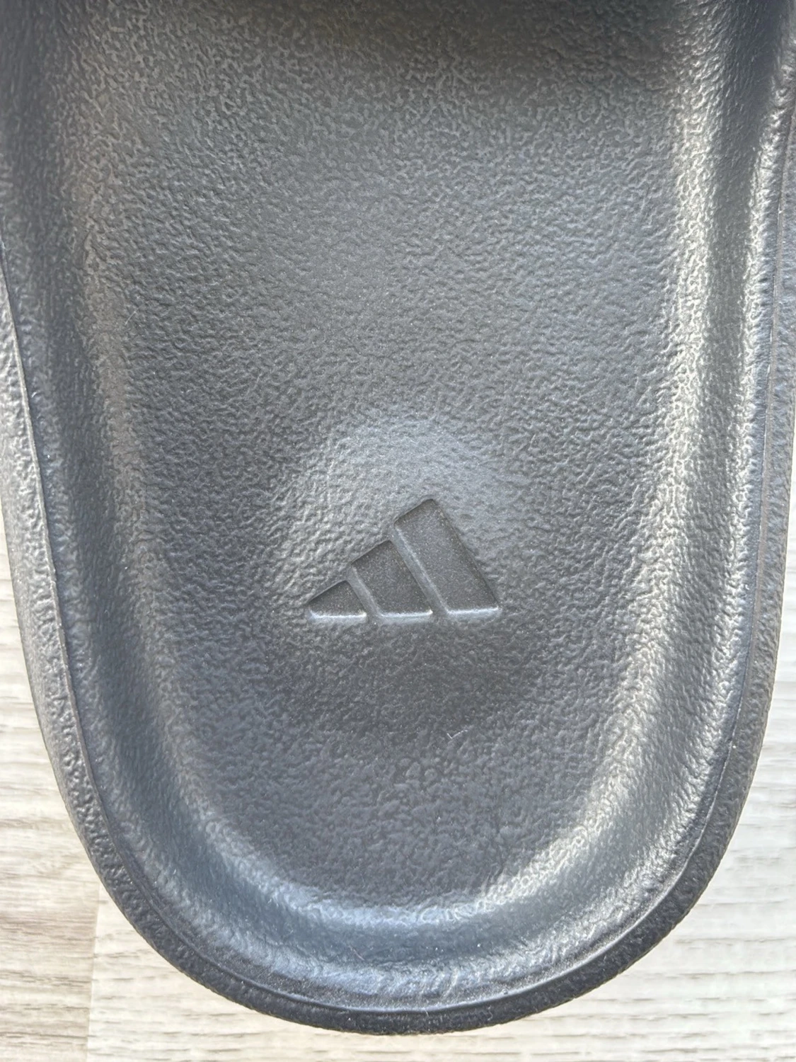 Svarta Adidas Yeezy Slides - 1