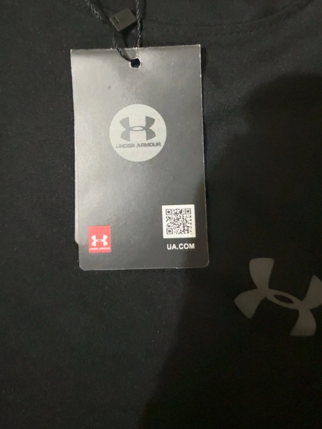 Svart t-shirt från Under Armour - 1