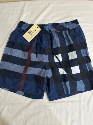 Burberry simshort - Helt nya sim shorts 