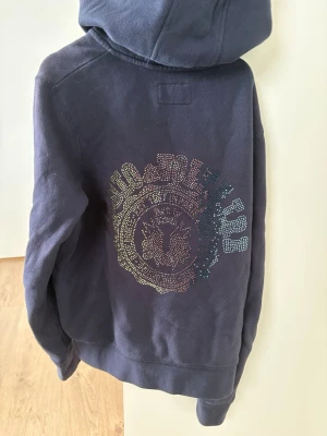 Zadig Voltaire tröja - Zadig Voltaire tröja mörkblå/lila i storlek 12-xs skick syns på bilderna skriv för fler bilder eller frågor🩷