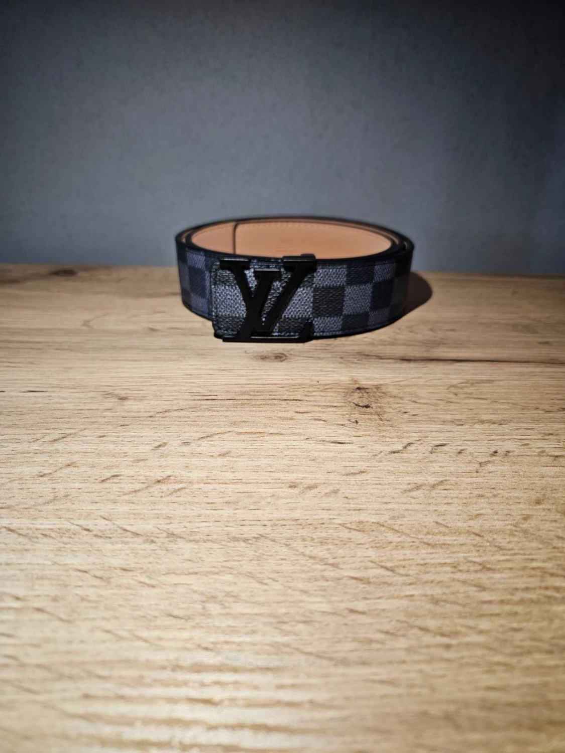 Rutigt svart bälte  - 1