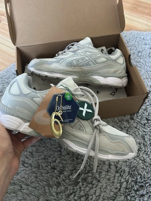 Asics gel nyc grey  - Helt nya med box som ingå 