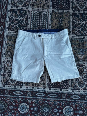 Shorts Dressmann  - Snygga shorts från Dressmann. Använda 1-2 gånger och inga märken. 