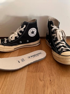 Converse Chuck Taylor storlek 37.5 - Klassiska svarta Converse Chuck Taylor All Star high sneakers. Storlek 37.5