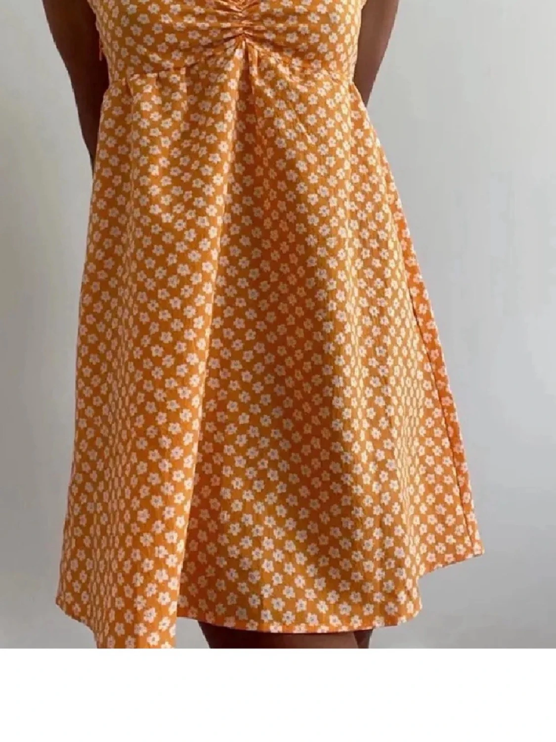 Orange  blommig kort sommarklänning - 1
