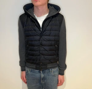 Moncler cardigan  - Skick: 9.5/10