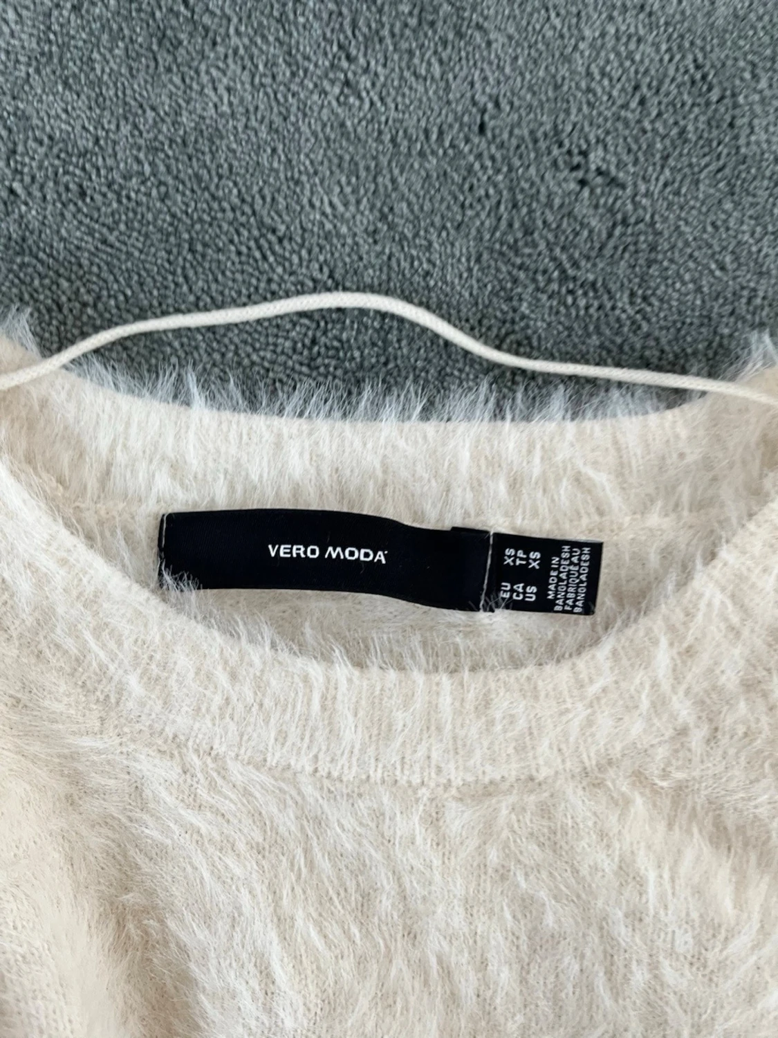 Krämvit fluffig stickad tröja Gina Tricot - 2