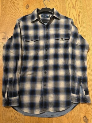 skjorta från Polo Ralph Lauren - ralph lauren skjorta / overshirt bra skick liten defekt som inte syns