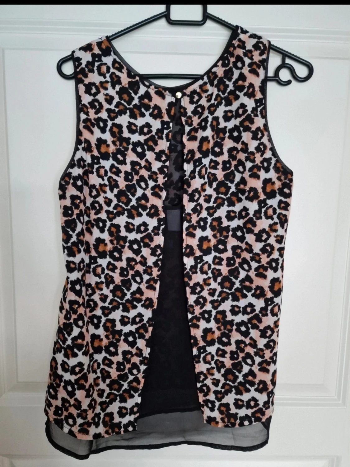 Leopardmönstrad ärmlös topp - 1