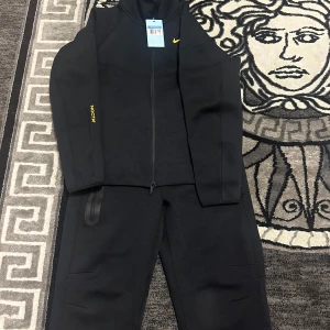 Nike Dress  -  Dress från Nike helt ny aldrig använt och sitter jätte fint den är stolek S 