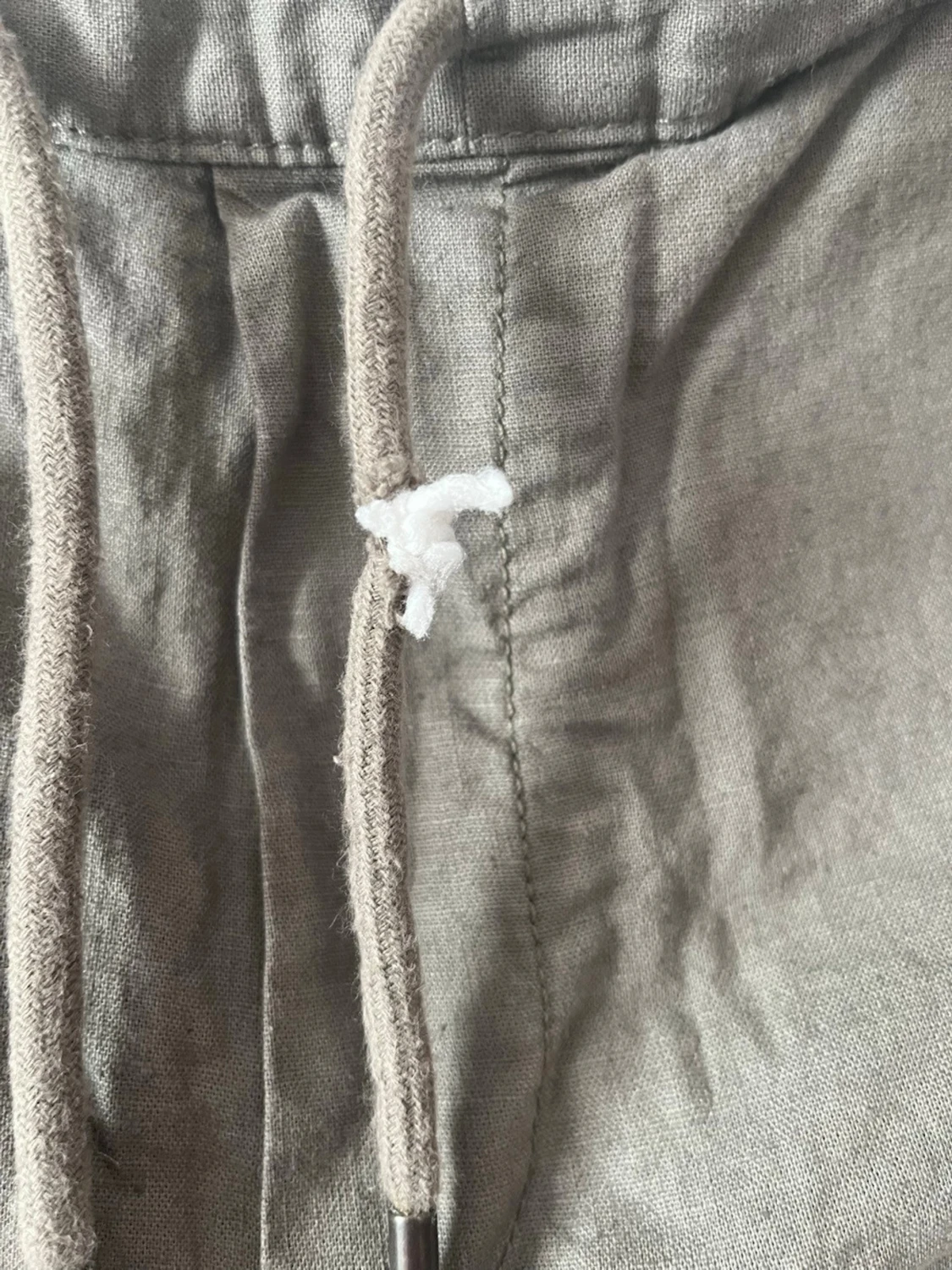 Beiga linneshorts med snörning - 1