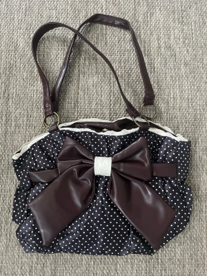 Y2K chic Tote bag | Vintage  - Oanvänd! 🌸 OBS! skickas iväg ca 14 mars då jag är iväg just nu. 😊 cirka 30x30 i storlek. 