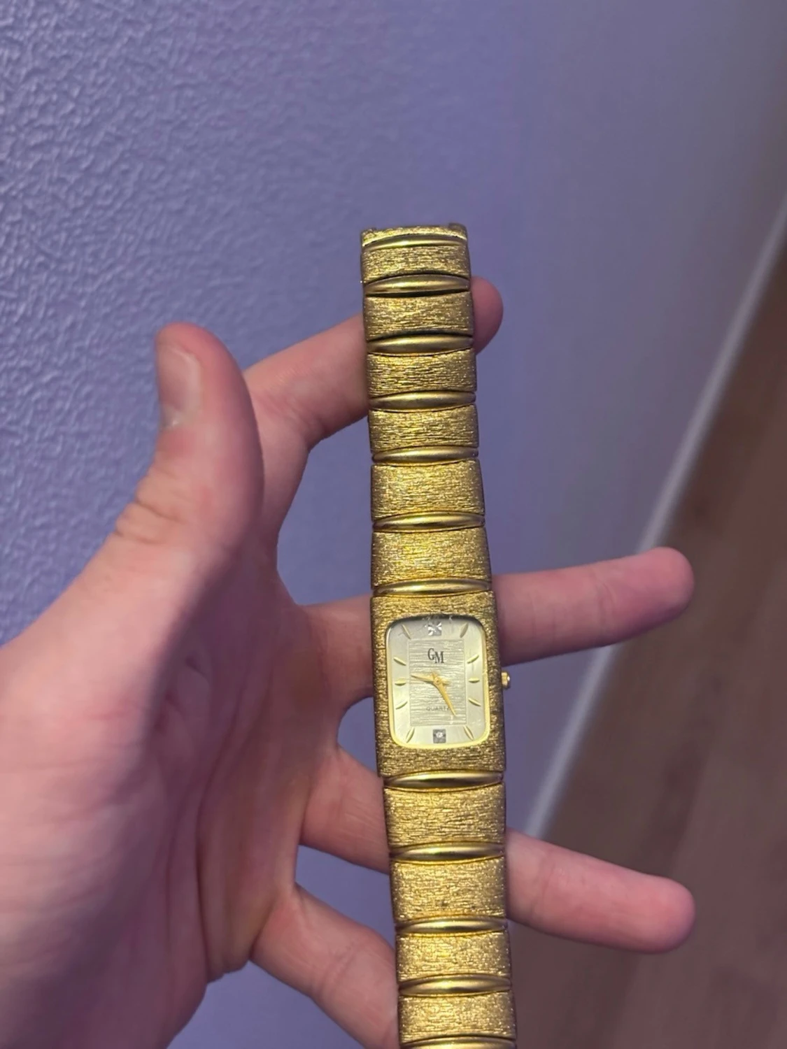 Guldigt dam armbandsur från GM - 1