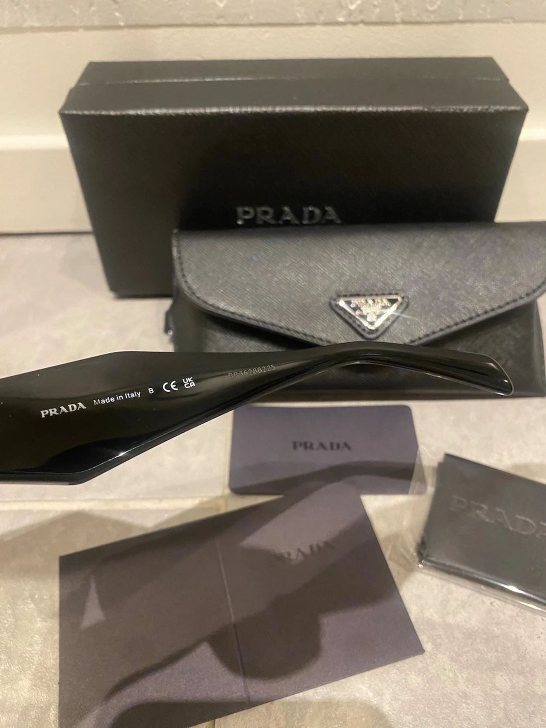 Prada solglasögon  - 2
