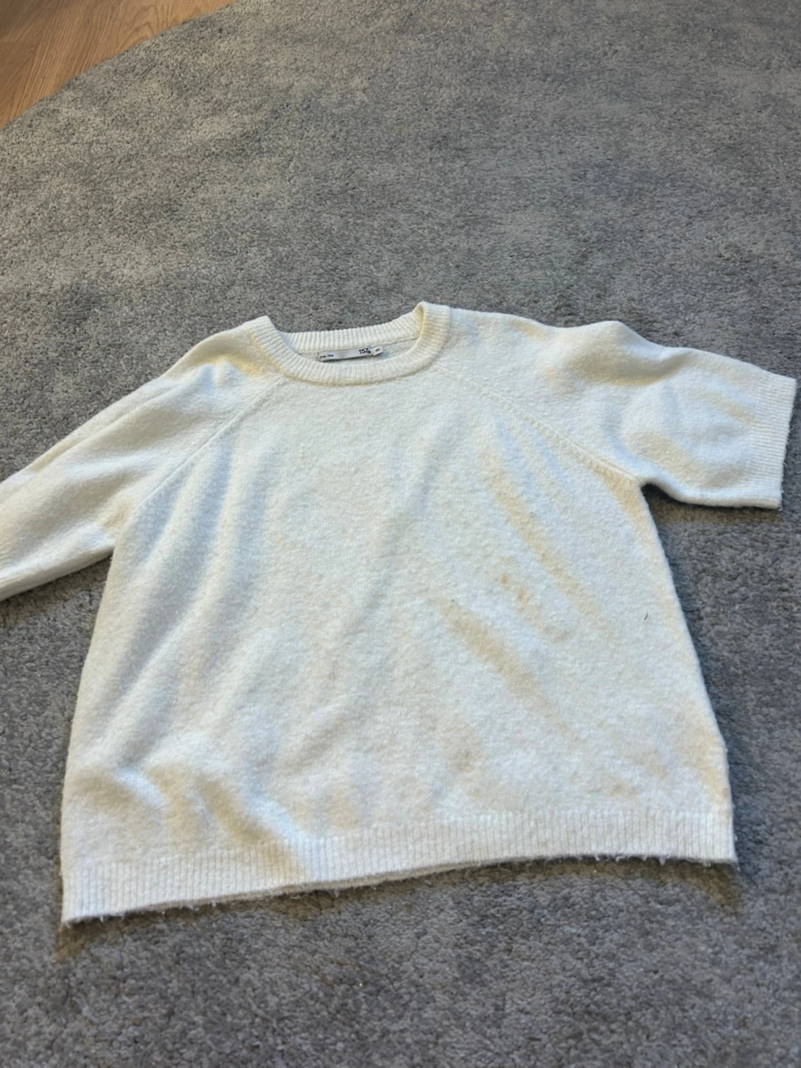 Vit stickad tröja från 157