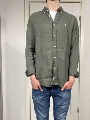 Morris Linneskjorta  - Säljer nu denna Morris Linneskjorta, skriv för fler bilder/frågor🙌🏼