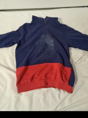 Fila hoodie - snygg hoodie säljer den för 150 kr från fila size m elle 164 cm ungefär 