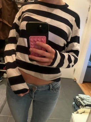 Söt randig tröja - Supersöt randig långärmad tröja❣️