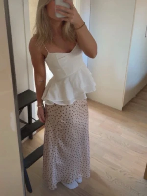 Vit topp - Vit topp från Zara! Aldrig använd.