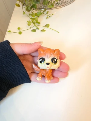 littlest pet shop - Littlest pet shop rare, hund, authentisk   Finns fler i min profil för bundle, följ gärna för att se fler jag lägger ut.