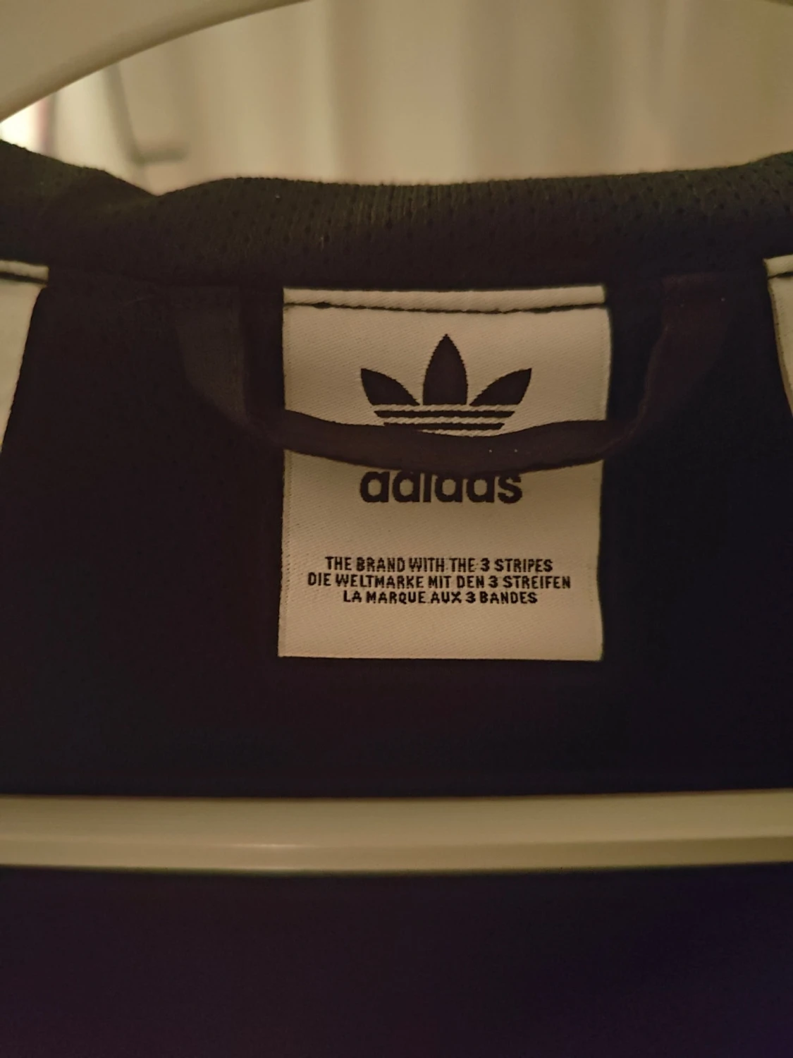 Svart Adidas vindjacka med huva - 5