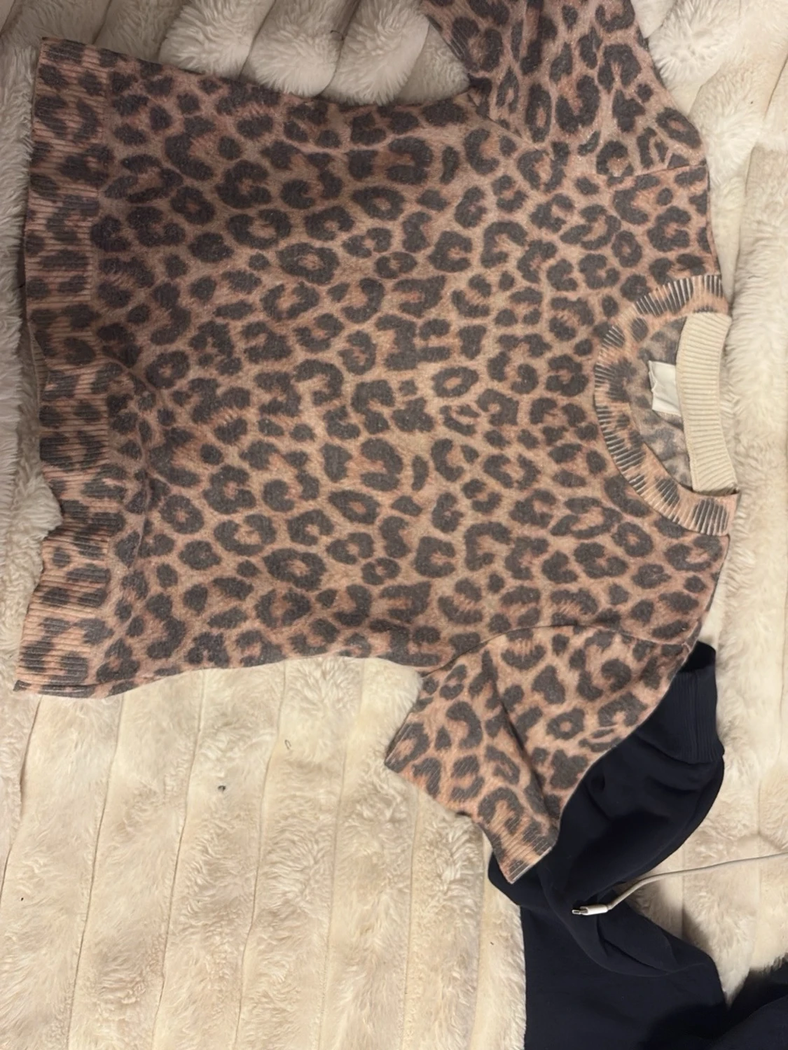 Leopardmönstrad kortärmad tröja