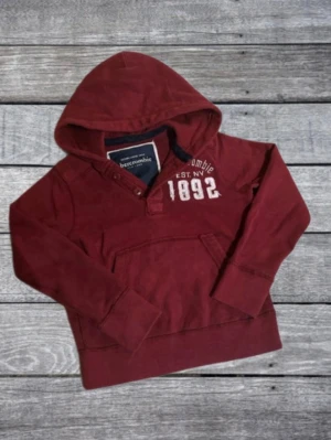 Abercrombie & Fitch - Abercrombie & Fitch hoodie | storlek: xxs (passar runt 146cm) | skick: mycket bra | bara att kontakta vid frågor osv!🍾