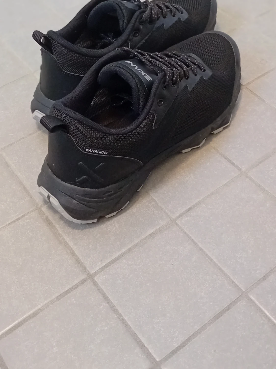 Svarta sneakers från INNEX - 1