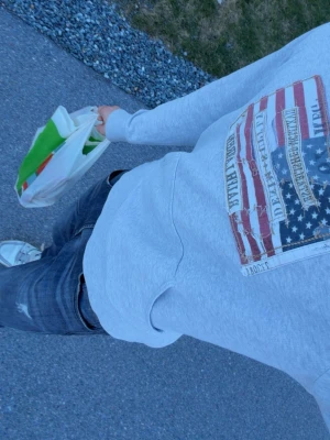 Denim and supply hoodie - Säljer denna snygga Ralph lauren denim hoodie. Strl S bra skick men någon defekt. Sällsynt så finns inte många att få tag på. 