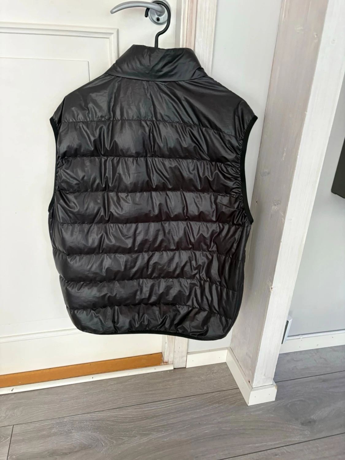 Svart dunväst från Moncler - 1