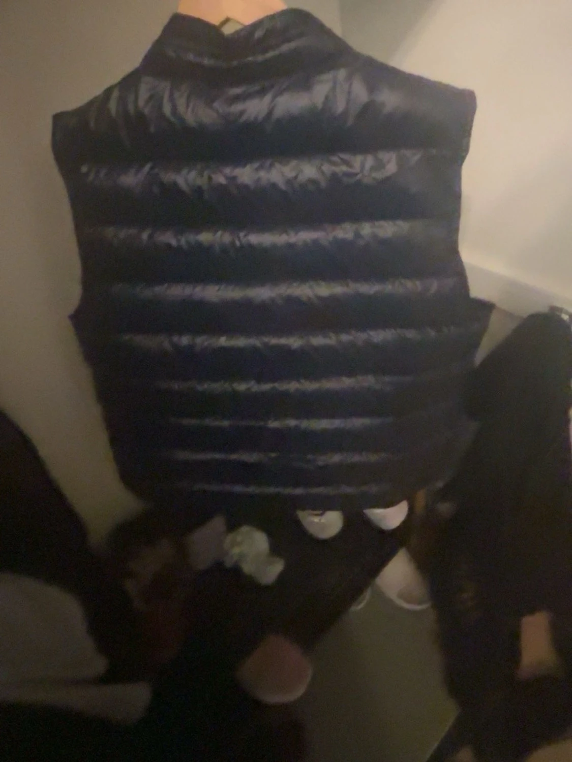 Mörkblå dunväst från Moncler - 1